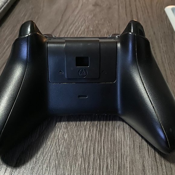 Black Xbox One Controller - Picture 7 of 7